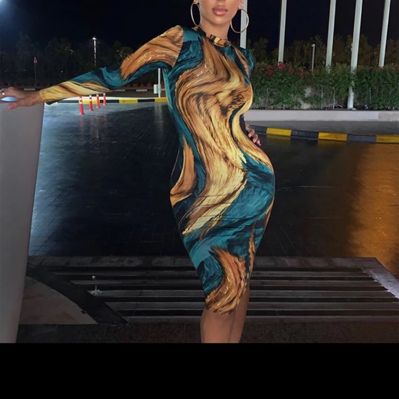 VINTAGE DRESS - Picture 2 of 5